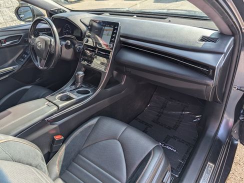 Used 2019 Toyota Avalon Touring image 13