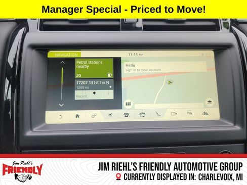 Used 2018 Land Rover Discovery SE image 19