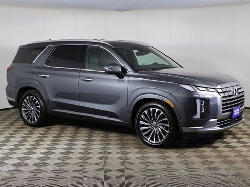 Used 2024 Hyundai Palisade Calligraphy image 2