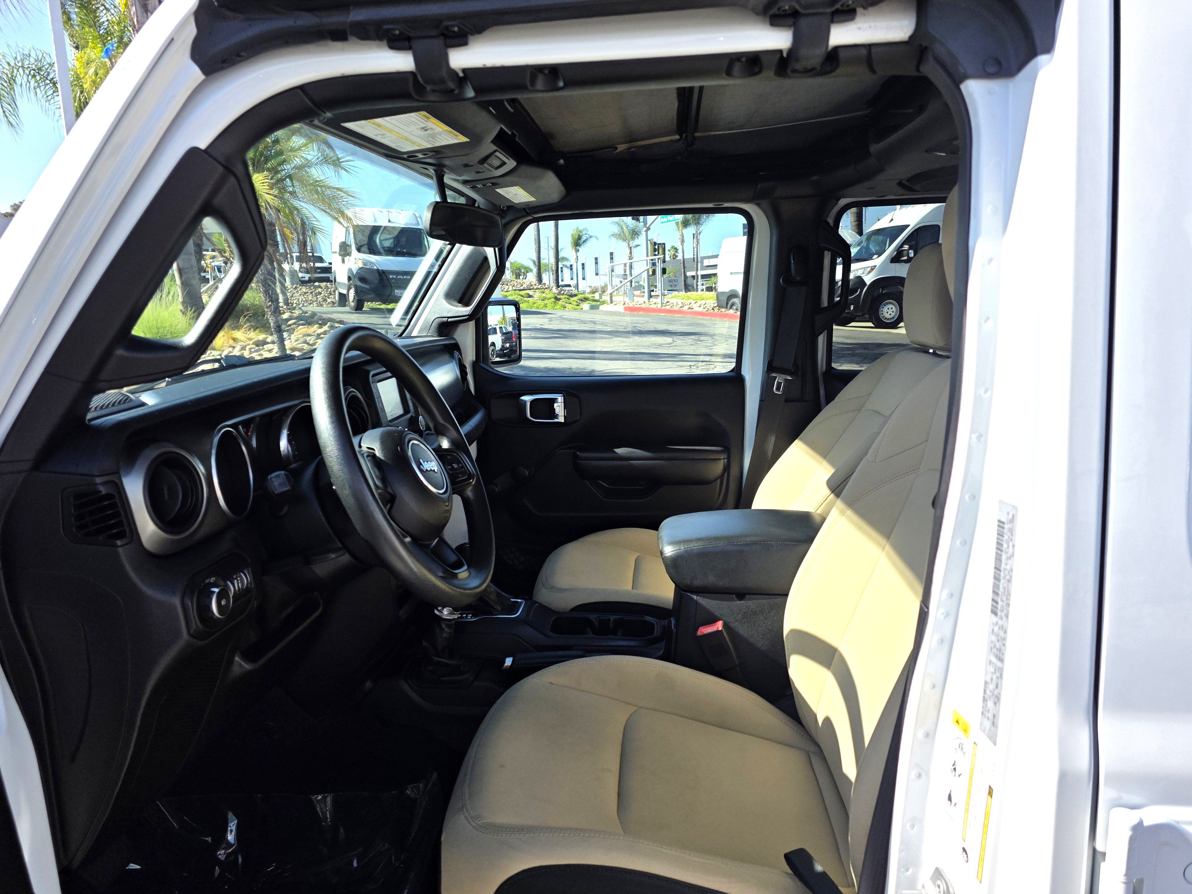 Used 2018 Jeep Wrangler Unlimited Sport AWD/4WD image 9