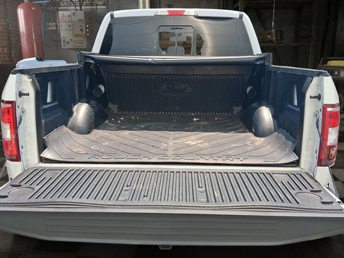 Used 2018 Ford F150 XLT w/ Equipment Group 302A Luxury AWD/4WD image 9