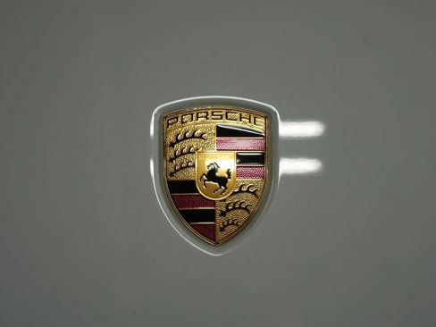 Certified 2025 Porsche Macan AWD/4WD image 29
