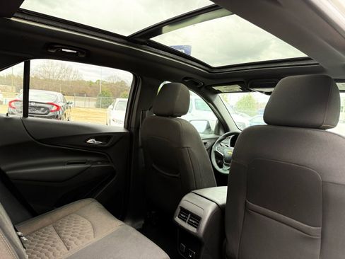 Used 2018 Chevrolet Equinox LT w/ Sun & Infotainment Package AWD/4WD image 22