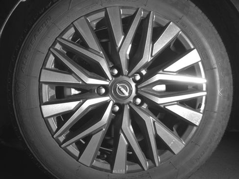 Used 2025 Nissan Altima 2.5 SV image 11