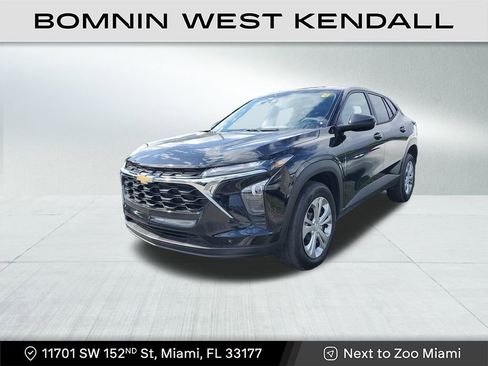 Used 2026 Chevrolet Trax LS image 3
