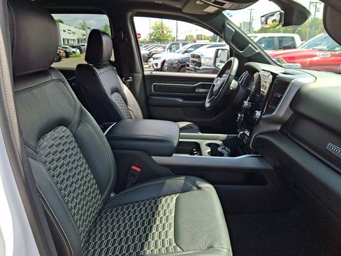 Used 2023 RAM 1500 Big Horn AWD/4WD image 12