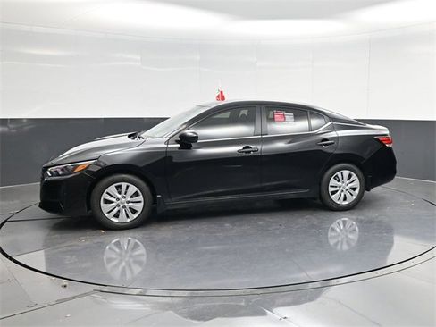 Used 2025 Nissan Sentra S image 6