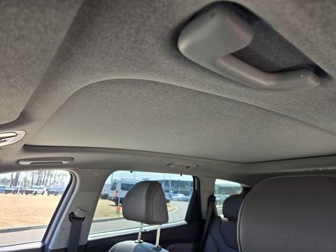 Used 2020 Hyundai Santa Fe SEL w/ Convenience + Premium Package FWD image 10