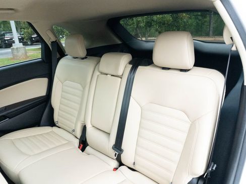 Used 2022 Ford Edge SEL w/ Convenience Package AWD/4WD image 19