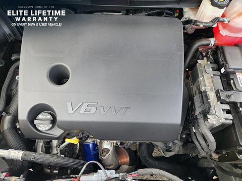 Used 2023 Chevrolet Traverse LS AWD/4WD image 30