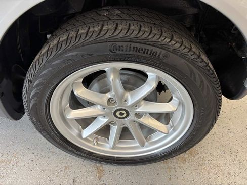 Used 2009 smart fortwo pure RWD image 24