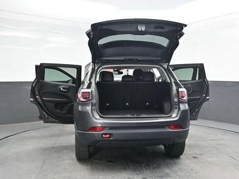 Used 2021 Jeep Compass Trailhawk AWD/4WD image 44