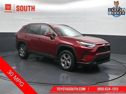 Used 2025 Toyota RAV4 XLE AWD/4WD image 4