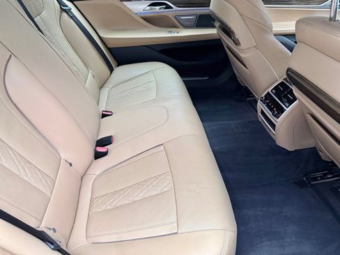 Used 2018 BMW 750i xDrive AWD/4WD image 14