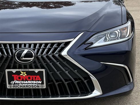 Used 2025 Lexus ES 300h w/ Premium Package image 8