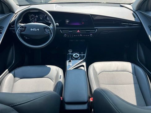 Certified 2023 Kia Niro Wind w/ Wind Preserve Package FWD image 12