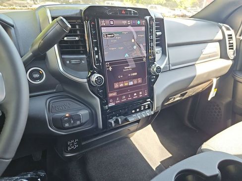 New 2026 RAM 3500 Big Horn AWD/4WD image 19