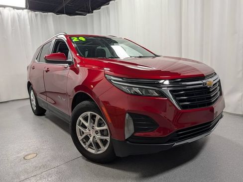 Used 2024 Chevrolet Equinox LT AWD/4WD image 2