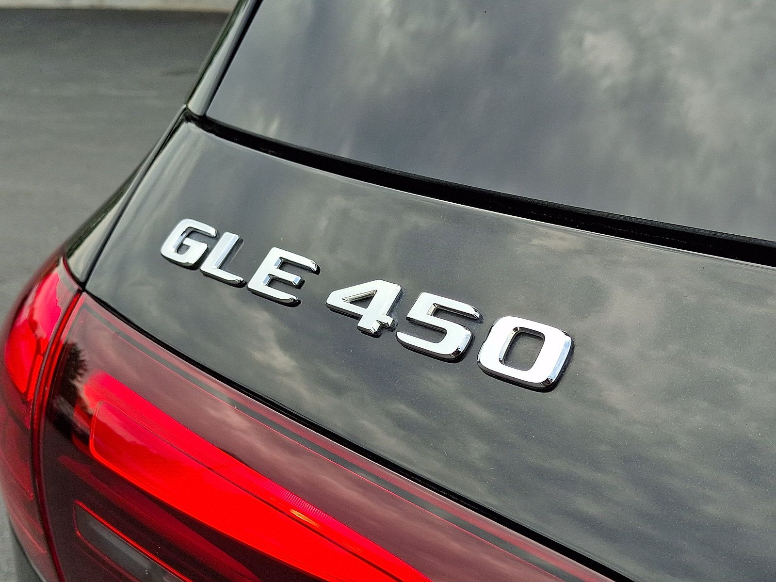 Certified 2025 Mercedes-Benz GLE 450 4MATIC image 32