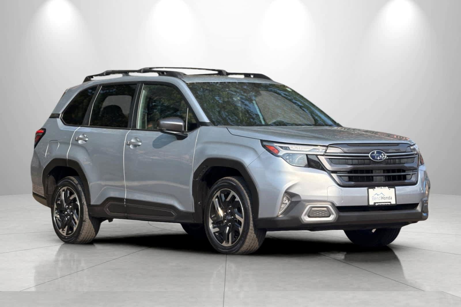 Used 2025 Subaru Forester Limited AWD/4WD image 9