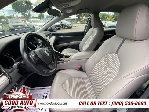 Used 2024 Toyota Camry SE FWD image 10