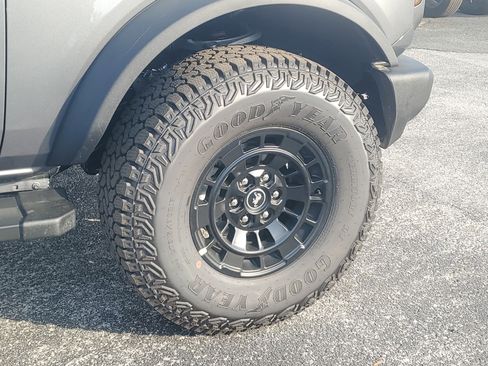 New 2026 Ford Bronco 2-Door w/ Sasquatch Package AWD/4WD image 9