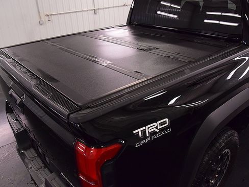 Used 2025 Toyota Tacoma TRD Sport image 15