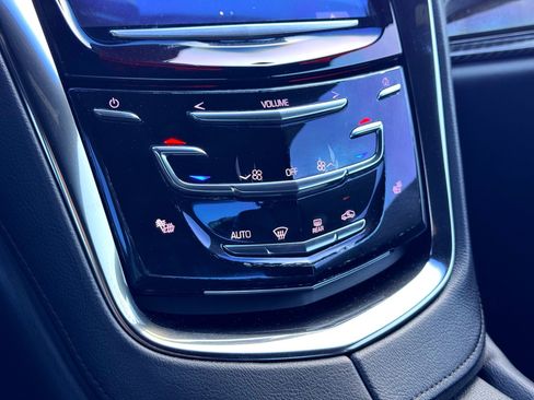 Used 2014 Cadillac ELR w/ Luxury Package image 36