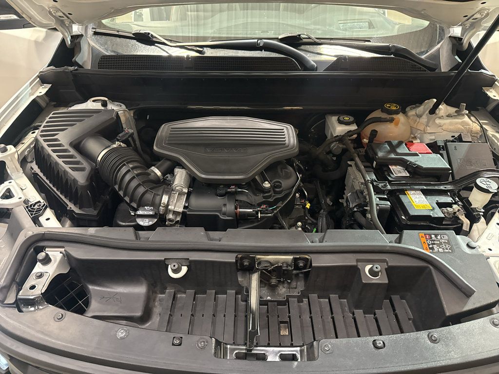 Used 2022 GMC Acadia AT4 w/ Technology Package AWD/4WD image 32