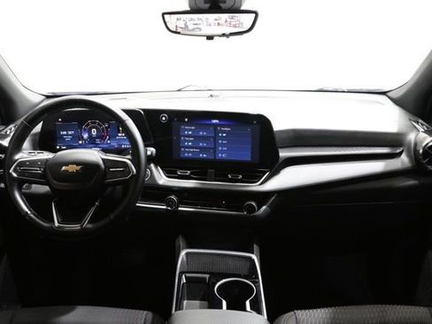 Used 2025 Chevrolet Equinox LT w/ Safety and Technology Package FWD image 14