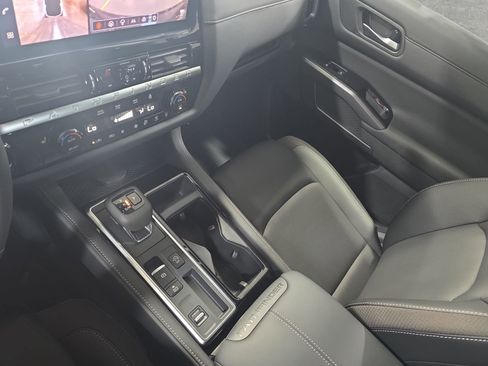 New 2026 Nissan Pathfinder SL w/ SL Premium Package image 25