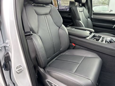 New 2026 Jeep Grand Wagoneer L Limited AWD/4WD image 60