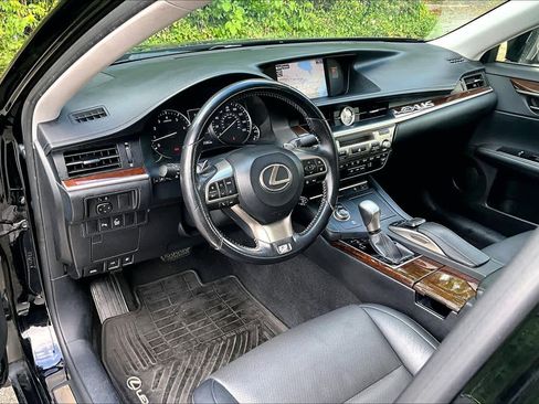 Used 2016 Lexus ES 350 w/ Navigation System Package FWD image 18