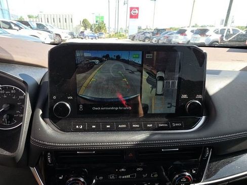Used 2023 Nissan Rogue SL w/ SL Premium Package FWD image 20