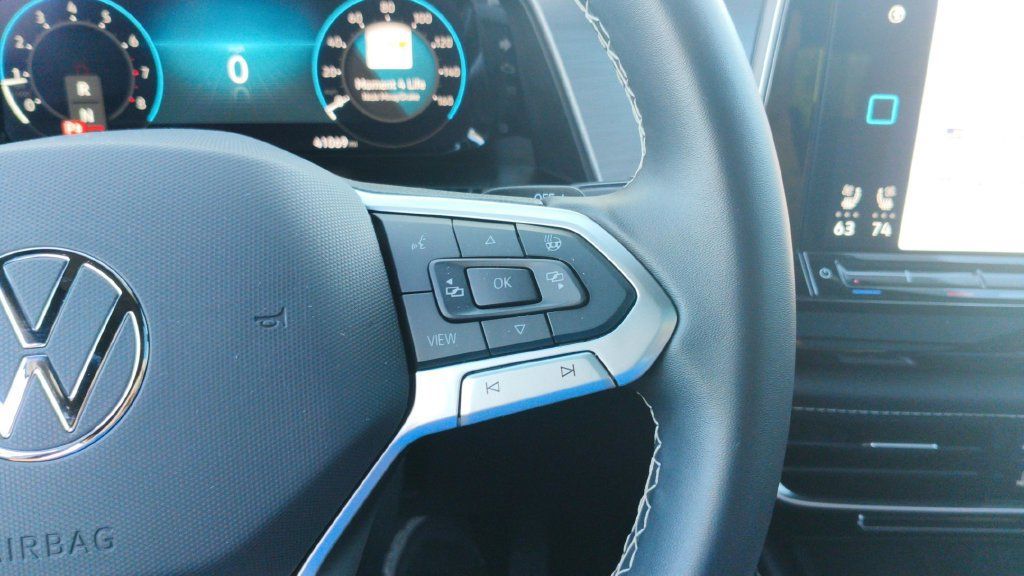 Used 2024 Volkswagen Atlas Cross Sport SE w/ Panoramic Sunroof Package FWD image 24