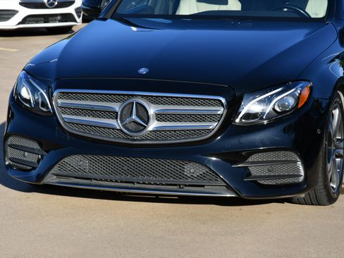 Used 2017 Mercedes-Benz E 300 image 4