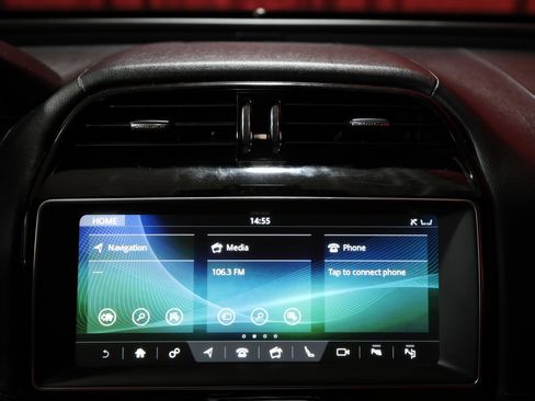 Used 2019 Jaguar XE Landmark Edition image 17