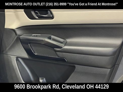 Used 2023 Nissan Pathfinder SV AWD/4WD image 46