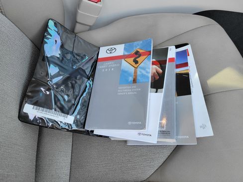 Used 2018 Toyota Camry LE image 47