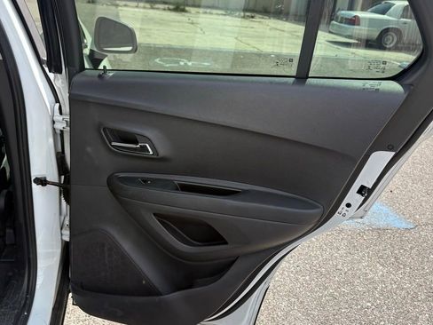 Used 2019 Chevrolet Trax LS image 16