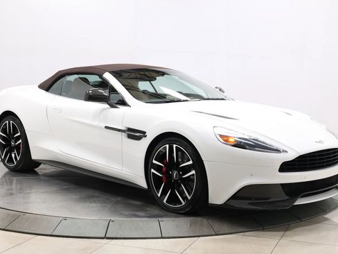 Used 2015 Aston Martin Vanquish Volante RWD image 75