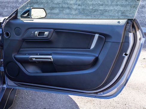 Used 2022 Ford Mustang Shelby GT500 w/ Carbon Fiber Track Pack image 14