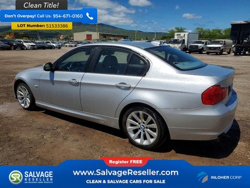 Used 2011 BMW 328i Sedan w/ Premium Pkg RWD image 3