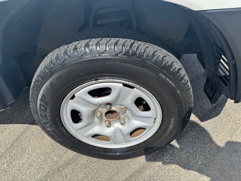 Used 2012 Toyota Tacoma 2WD Regular Cab image 29