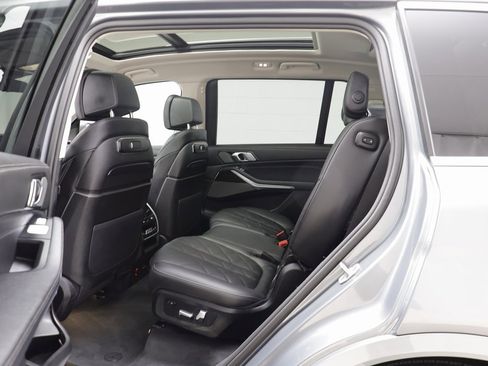 Certified 2025 BMW X7 xDrive40i w/ Premium Package image 14