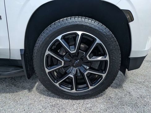 Used 2024 Chevrolet Tahoe RST w/ Luxury Package RWD image 11