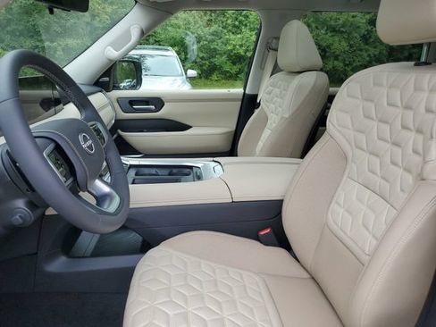 New 2025 Nissan Armada Platinum Reserve AWD/4WD image 5