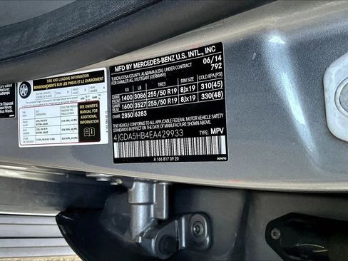 Used 2014 Mercedes-Benz ML 350 ML 350 4MATIC Sport Utility 4D w/ Premium 1 Package image 34