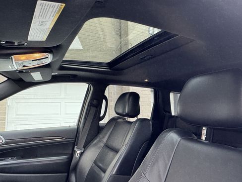 Used 2018 Jeep Grand Cherokee Limited image 22