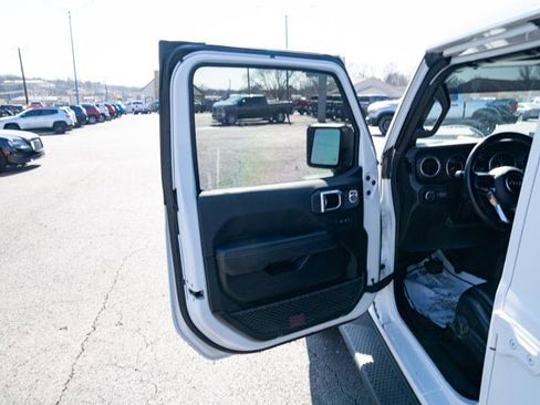 Certified 2022 Jeep Wrangler Unlimited Sahara w/ LED Lighting Group image 10